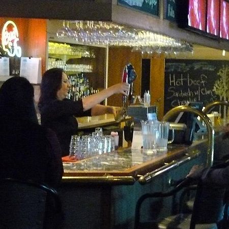 Ptarmigan Inn Hay River Bagian luar foto