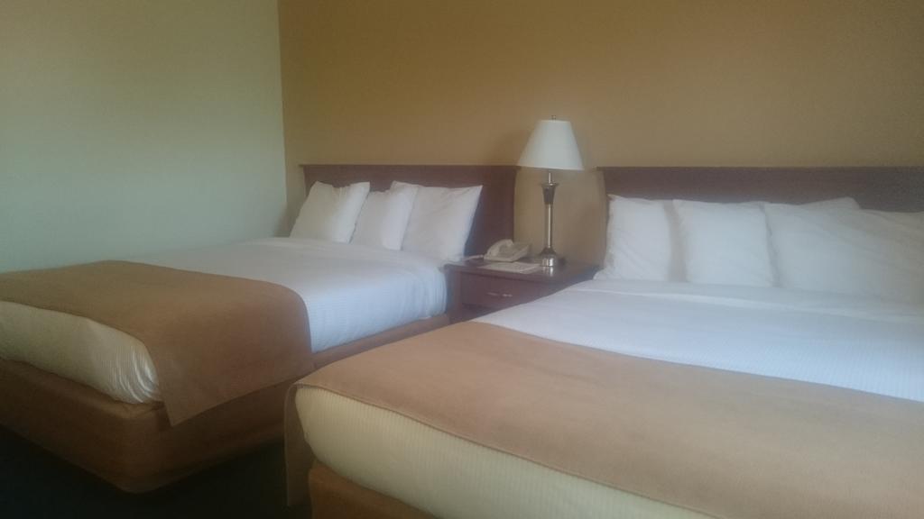 Ptarmigan Inn Hay River Ruang foto