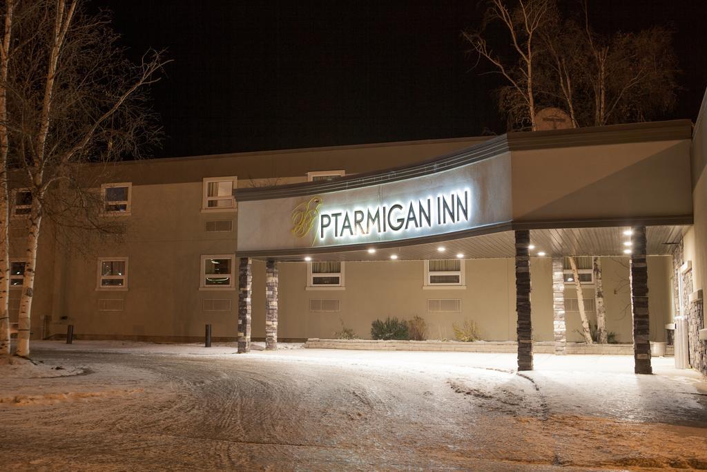 Ptarmigan Inn Hay River Bagian luar foto
