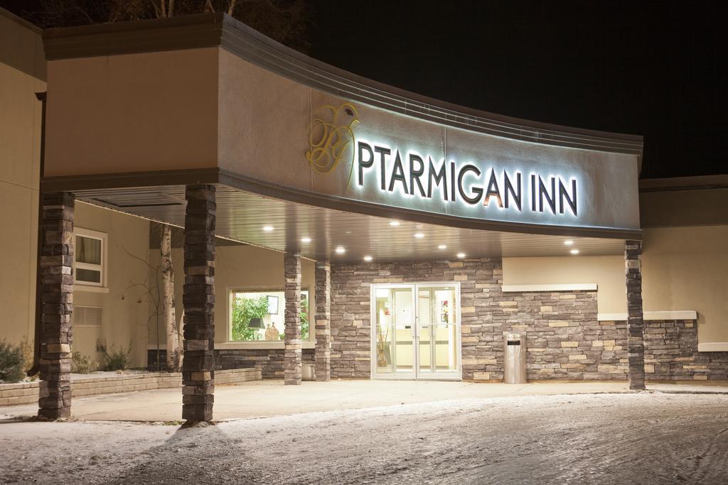 Ptarmigan Inn Hay River Bagian luar foto