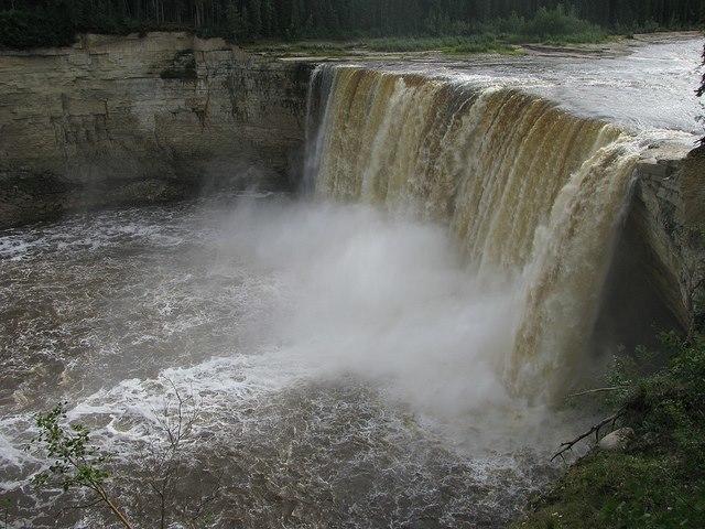 Ptarmigan Inn Hay River Bagian luar foto