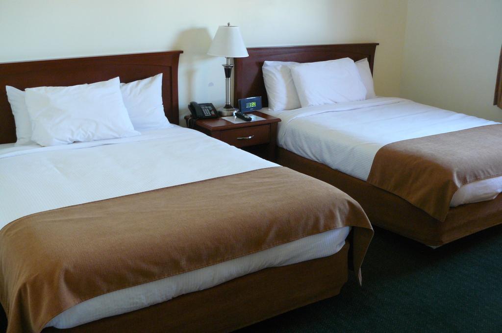 Ptarmigan Inn Hay River Ruang foto